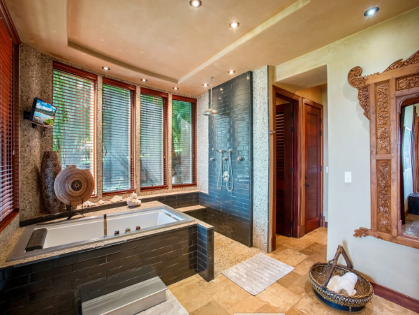 Luxury Estate Vacation Home - Golf Course Estate Near Beach